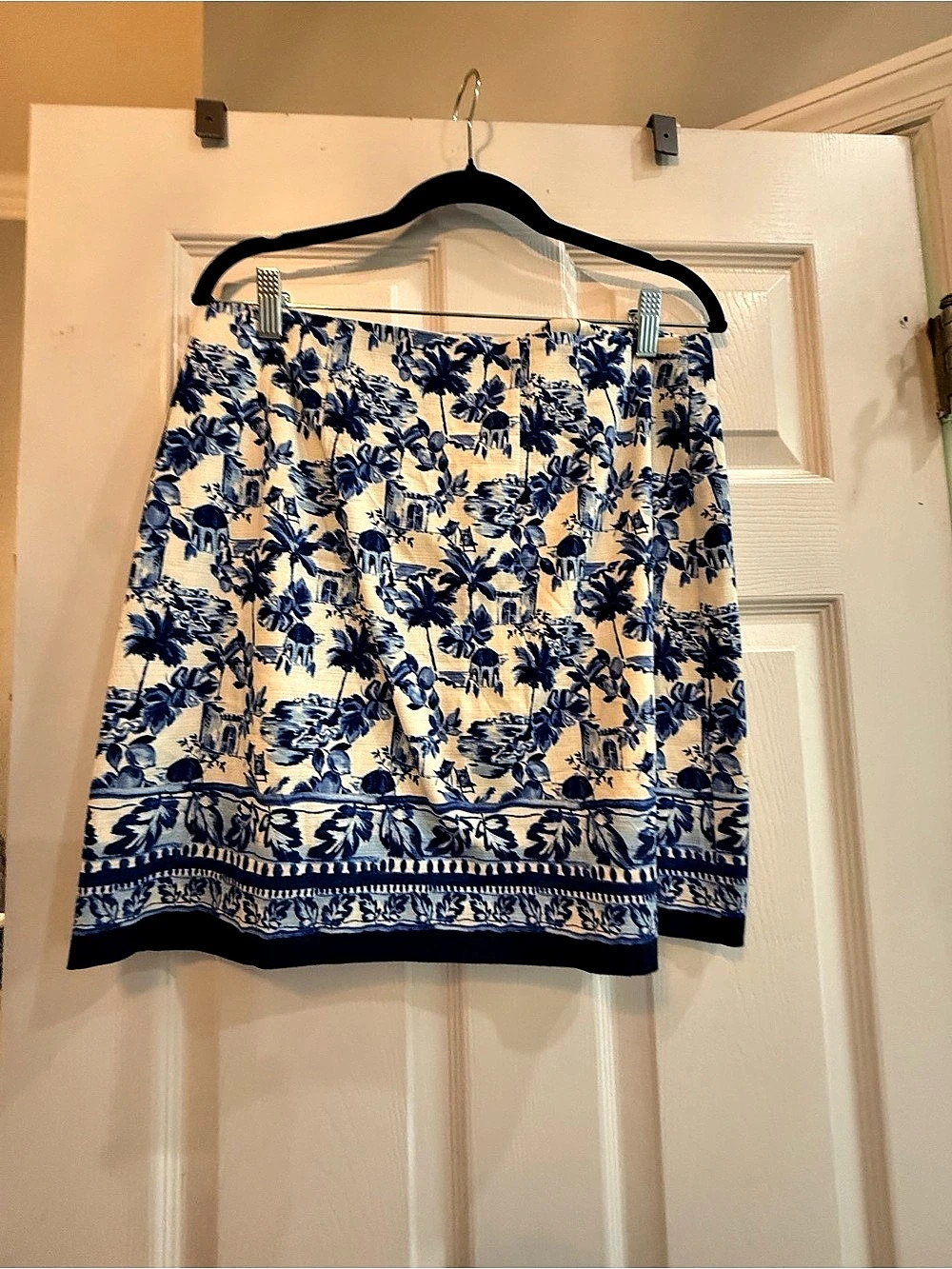 LOFT Floral Mini Skirt in Blue & Cream Size 10